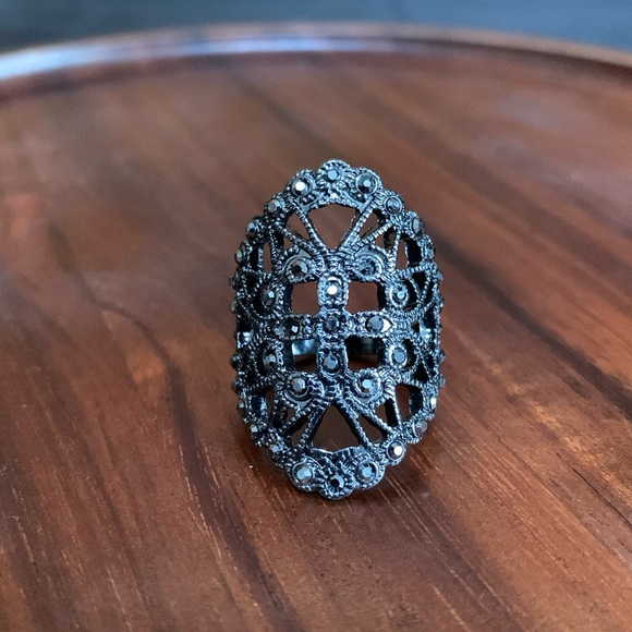 Jewelry - Black ring with black stones size 7